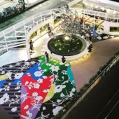 Quảng trường nghệ thuật mới được xây dựng bên ngoài ga Shinjuku